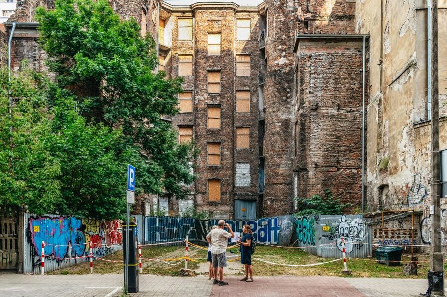 Warsaw: Warsaw Ghetto Private Walking Tour with Hotel Pickup - Why this three-hour tour matters