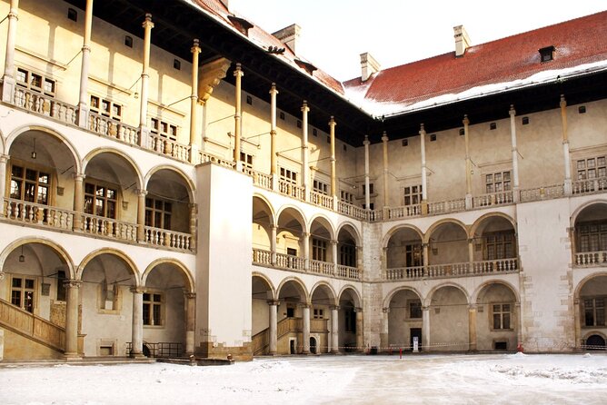 Wawel Castle and Cathedral Guided Walking Tour in Kraków - Why Wawel deserves a guided visit
