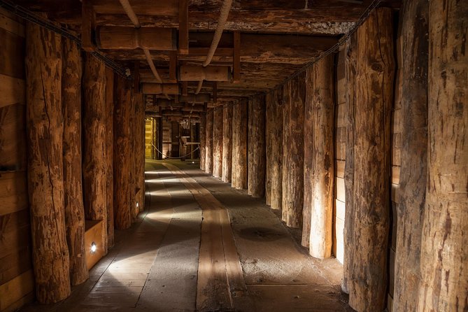 Wieliczka Salt Mine: 4-Hour Guided Tour from Krakow - Getting from Krakow to the mine