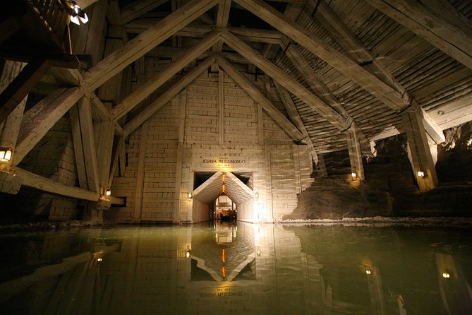 Wieliczka Salt Mine Guided Tour from Krakow with pick-up from Selected Hotels - What the guide adds to the visit