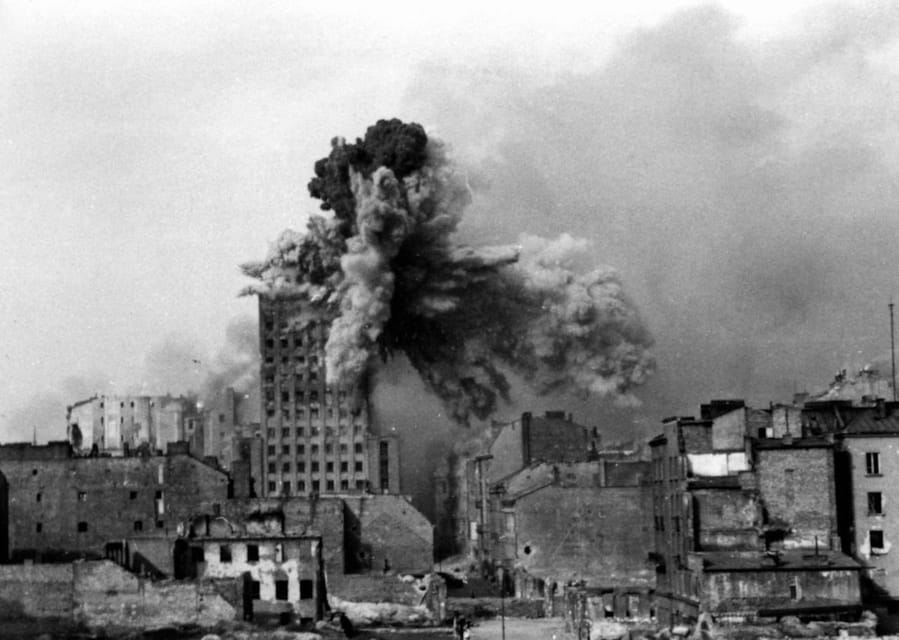 World War 2 in Warsaw walking tour in English - Why this Warsaw WWII walk matters