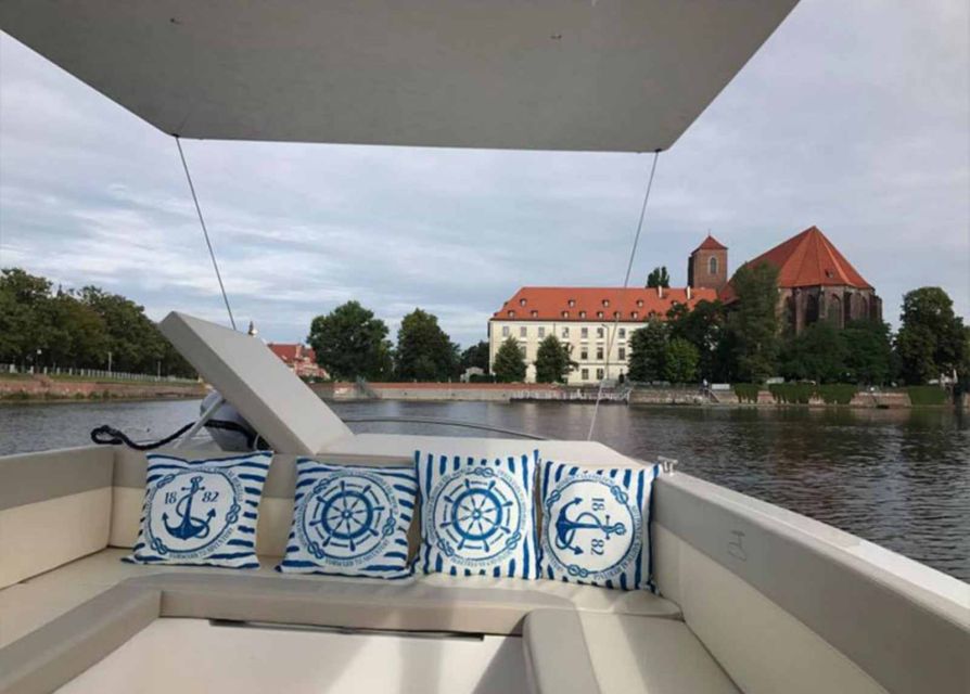 Wroclaw: City Walk and Cruise by Luxury Solar Catamaran - Starting at Piwnica Świdnicka and the Market Square