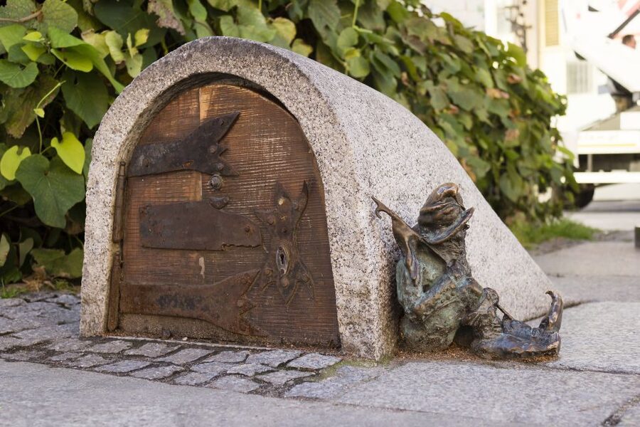 Wrocław: Garden Gnome Challenge with Guide - The Wrocław gnome hunt at a glance