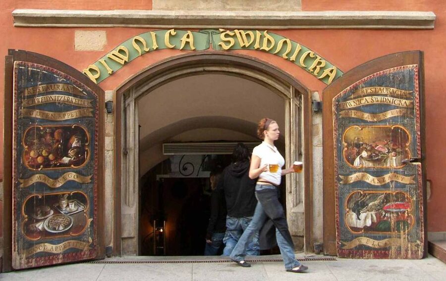 Wroclaw: Guided Tour & Beer Tasting (2 hours) - The Market Hall for regional products and local beer