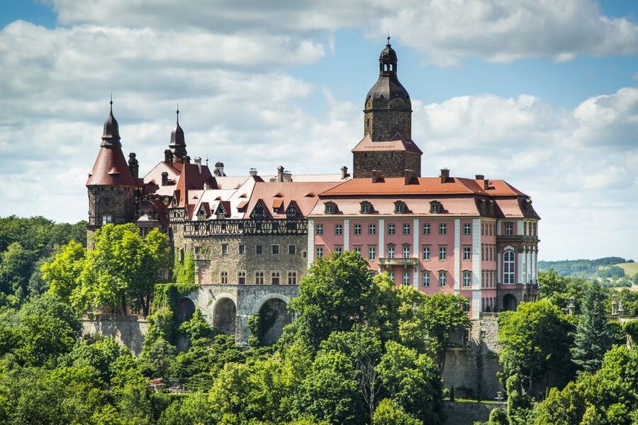 Wroclaw: Lower Silesia, Ksiaz Castle & Church of Peace Tour - Świdnica Market Square, fountains, and colorful townhouses