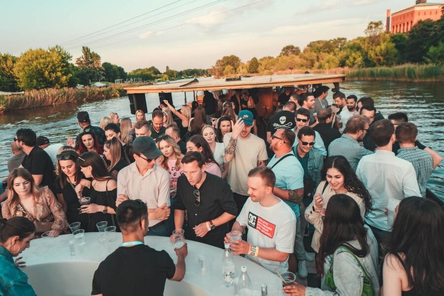 Wroclaw: Oder River Boat Party with Unlimited Drinks - Why this Wroclaw night works