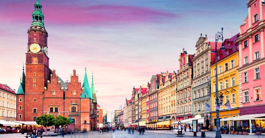 Wroclaw: Private Old Town Guided Walking Tour (2 hours) - Pranger, the old prison, and Wroclaw’s darker corners