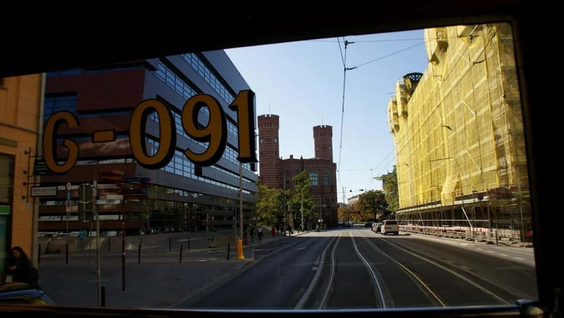 Wroclaw: Private Tour by smal Historic Tram (1,5h, 16 seats) - What the private format is worth