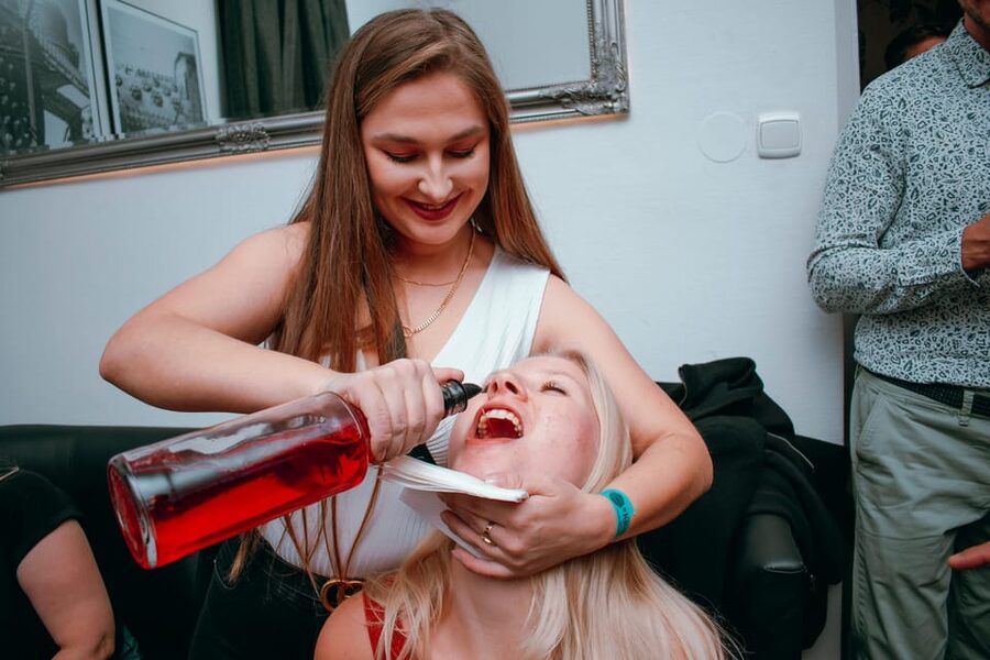Wroclaw: Pub Crawl with Unlimited Drinks and VIP Club Entry - Lewitacja and the first hour of unlimited drinks