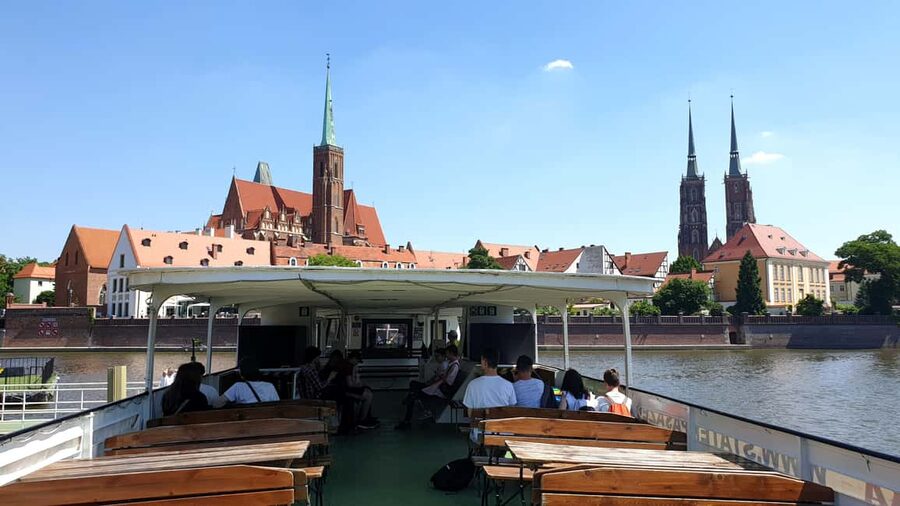 Wrocław: Short City Walk and Boat-Cruise - Starting beside Wrocław’s Old Town Hall