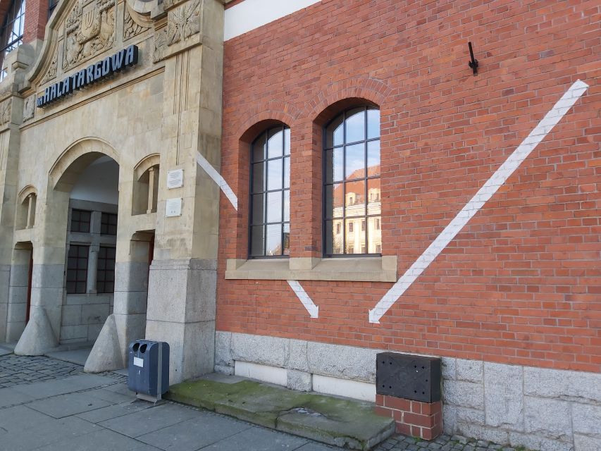 Wroclaw: Third Reich and World War Two Historical Tour - Jewish heritage at the White Stork Synagogue