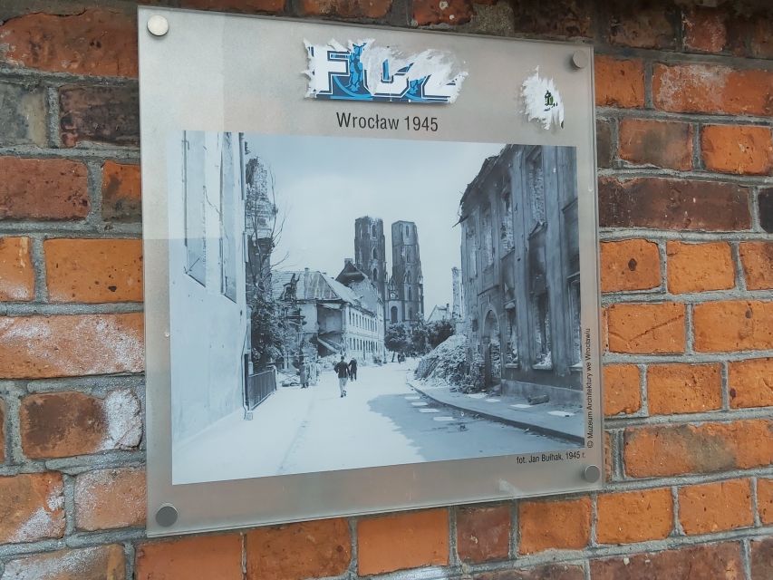 Wroclaw: Third Reich and World War Two Historical Tour - Ossolineum Garden, Sand Island, and Cathedral Island