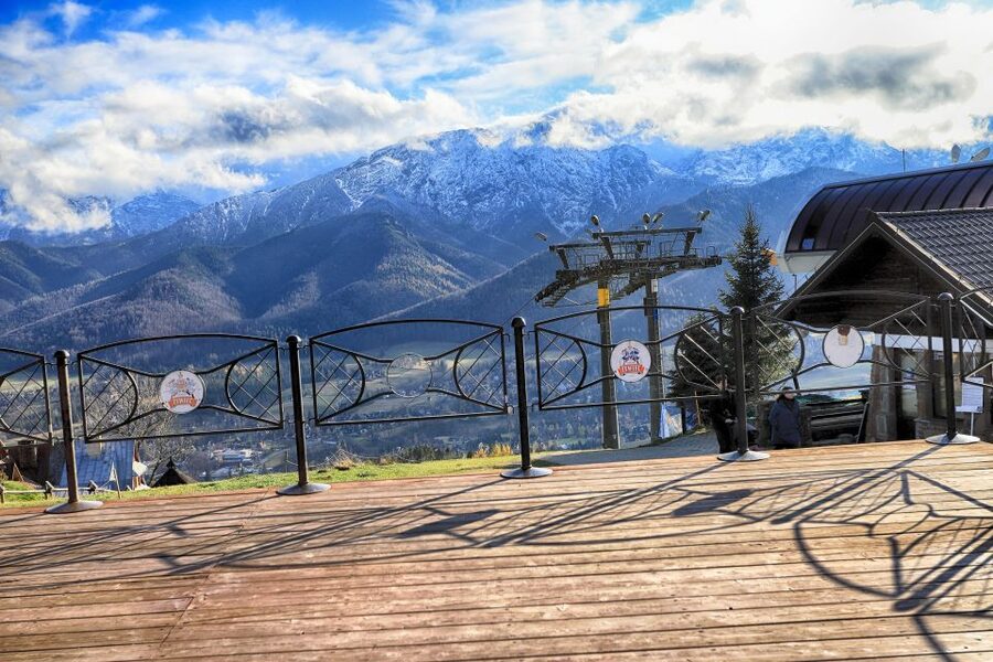 Zakopane and Tatra Mountains Day Tour from Krakow - The road south from Krakow