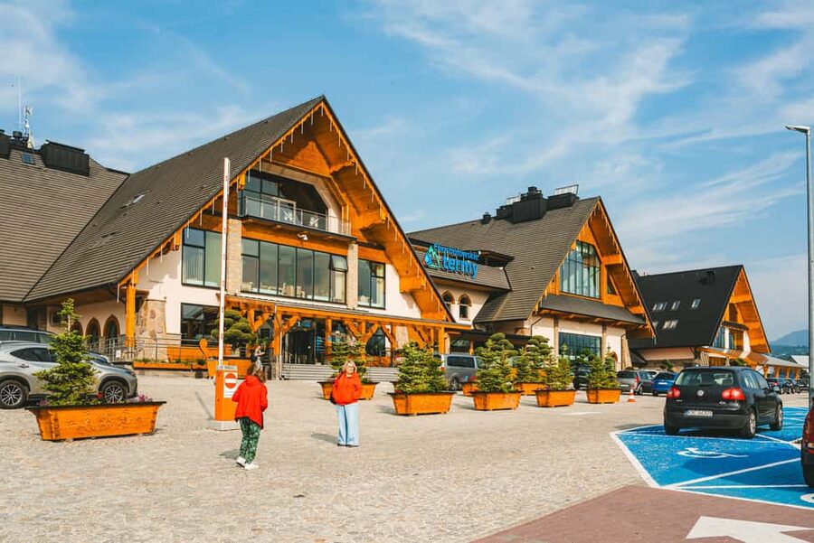 Zakopane & Tatra Mountains from Krakow – Guided Tour - Chochołów brings food and Highlander flavor
